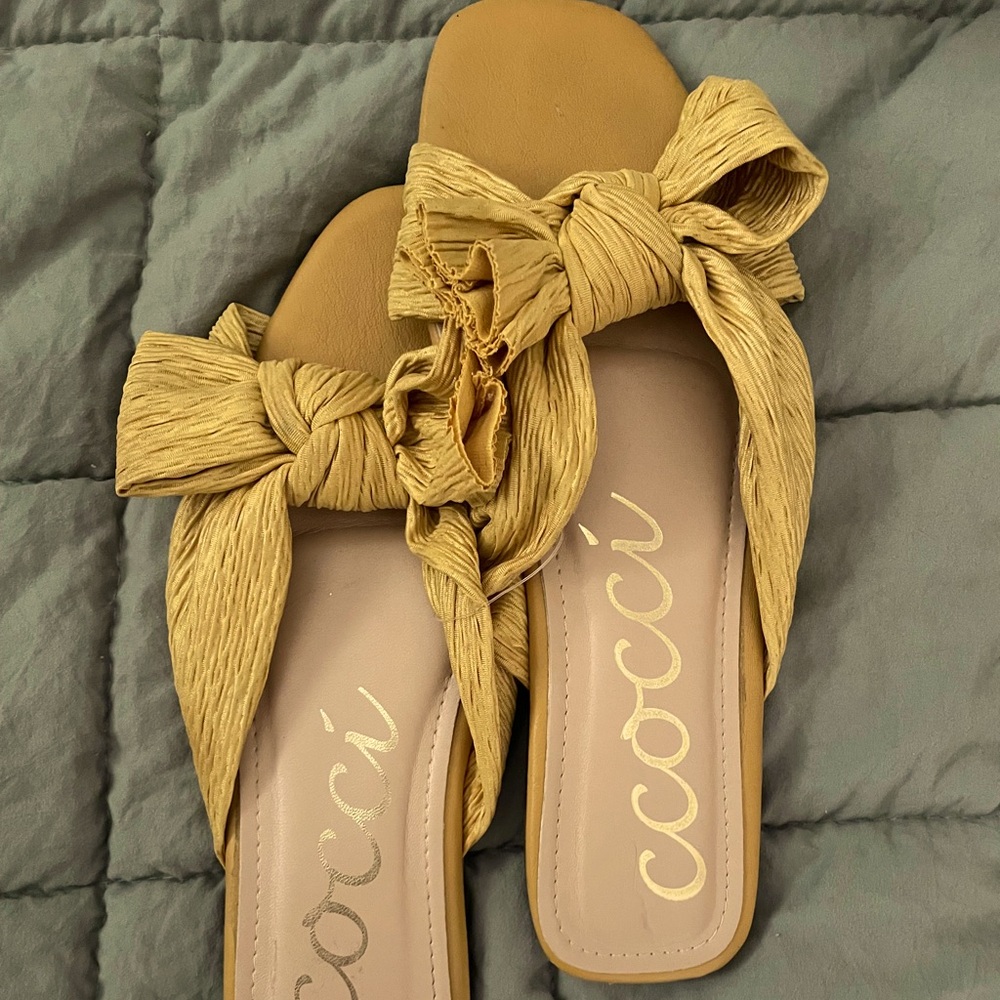 Coccoli Women's Gold Bow Slide Sandals